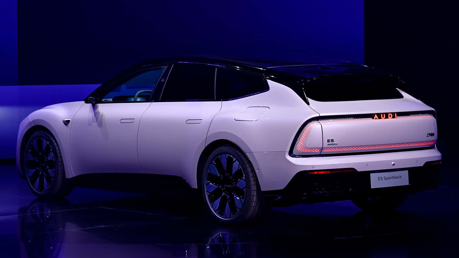 E5 Sportback: Το 1ο μοντέλο της AUDI έφτασε με έως 787 άλογα! 